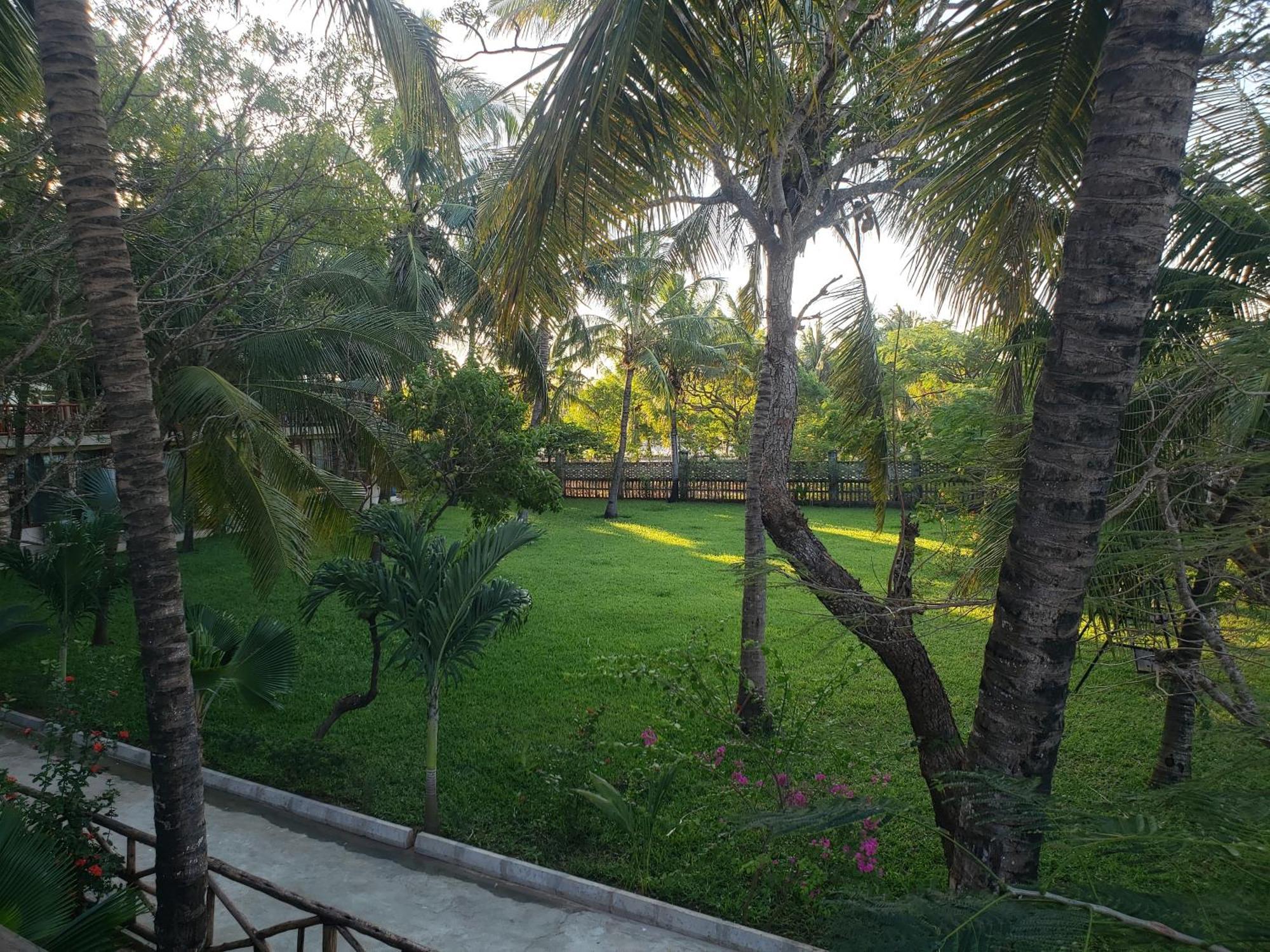 Kwa Mama Village Beach Resort Дар-эс-Саламе Экстерьер фото
